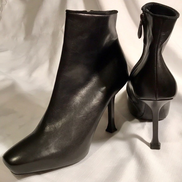 Donna Karan Collection / Leather Bootie / NWOT/💜HP💜 - Picture 6 of 8